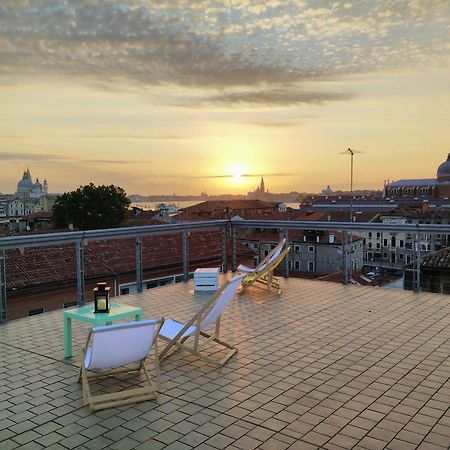 Sunny Terrace Hostel Venedig Exteriör bild
