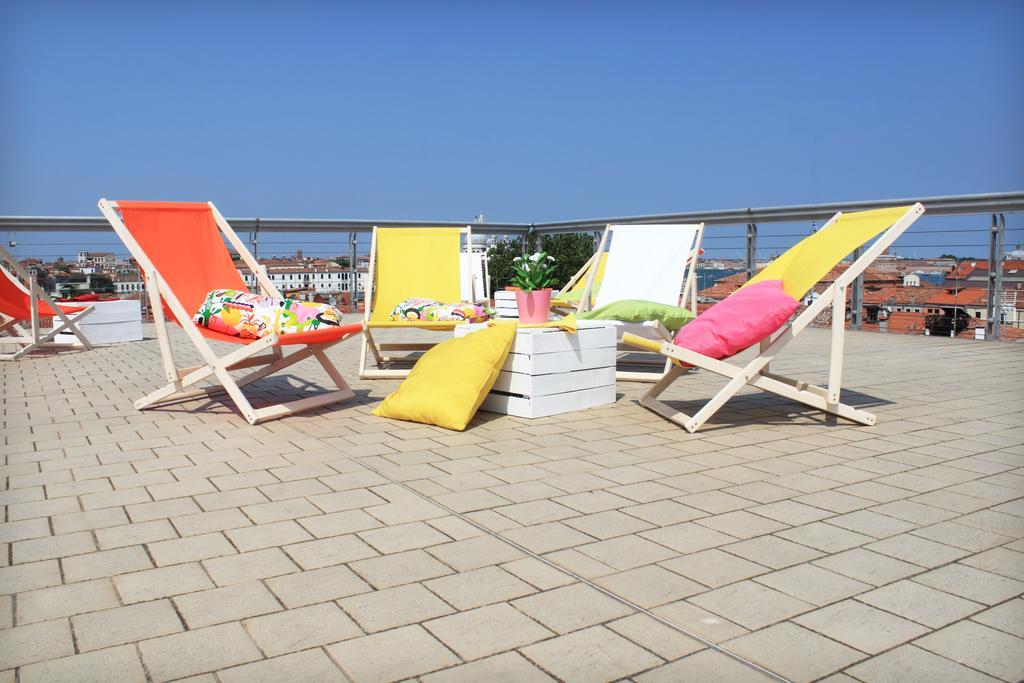 Sunny Terrace Hostel Venedig Exteriör bild