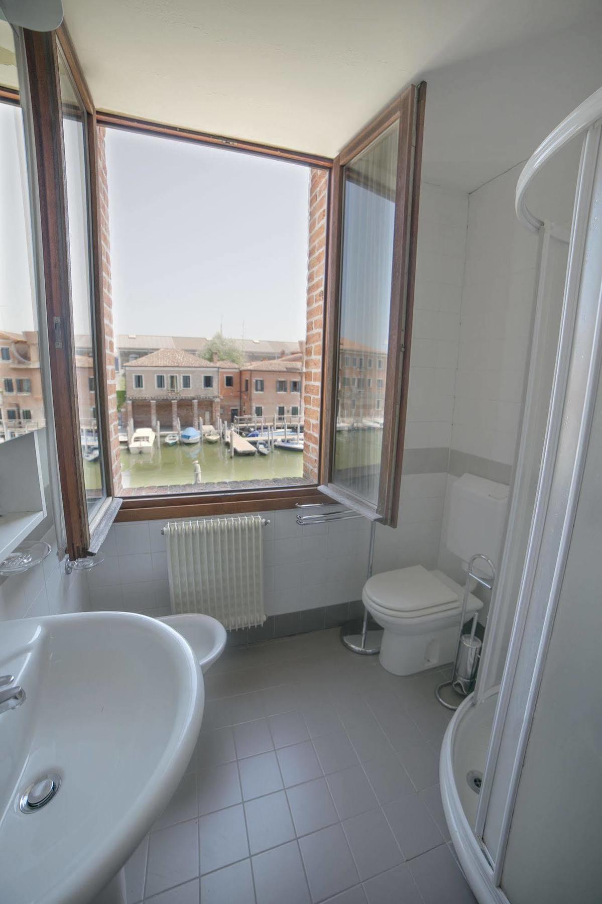 Sunny Terrace Hostel Venedig Exteriör bild