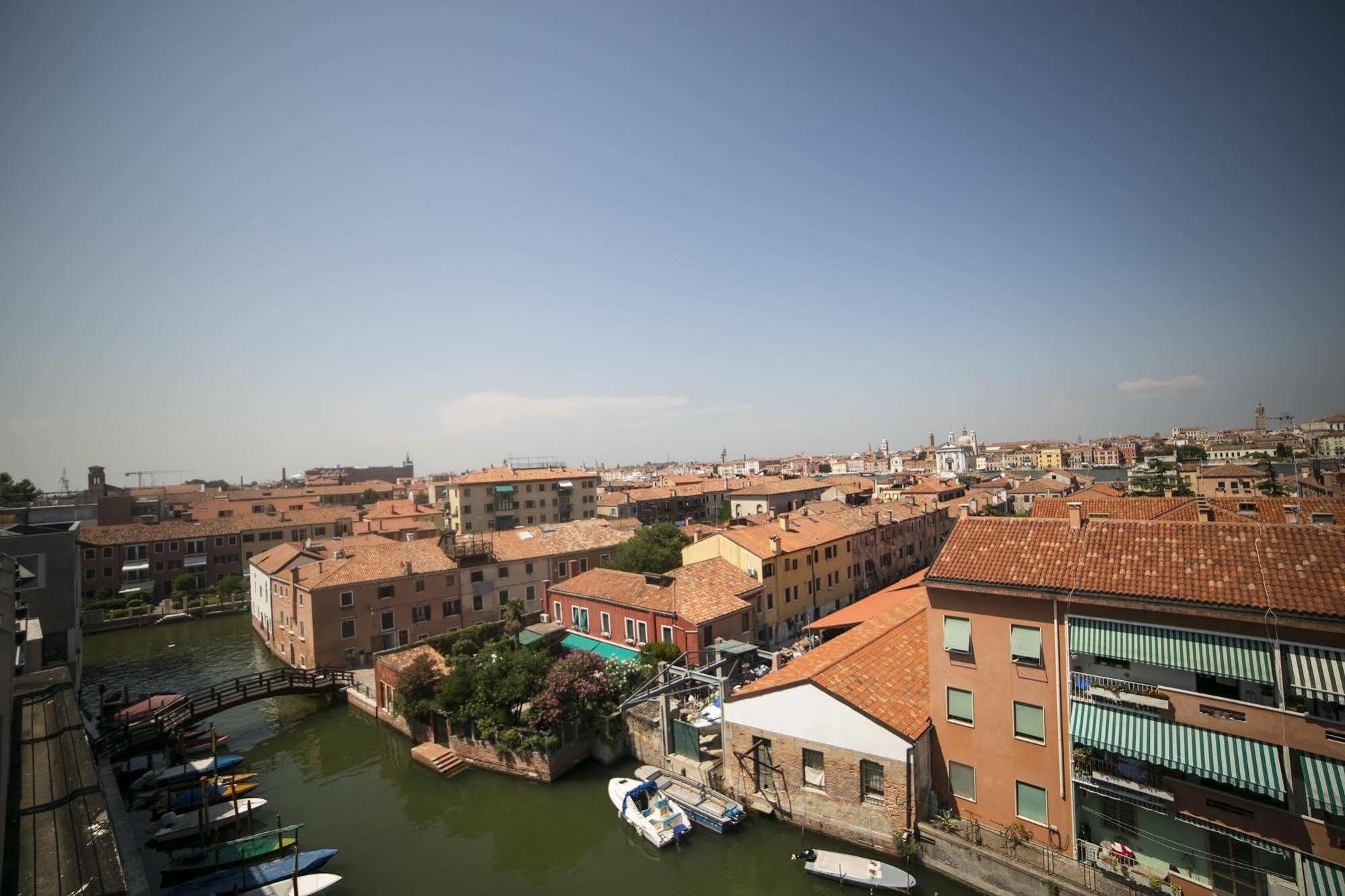 Sunny Terrace Hostel Venedig Exteriör bild